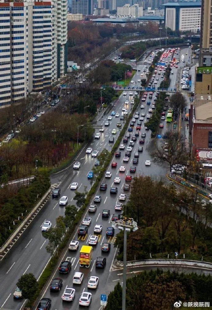 西安疫情已进入高峰平台期(西安疫情封城几个阶段)